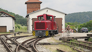 Auch eine moderne Diesellok nennt die Museumsbahn ihr Eigentum.